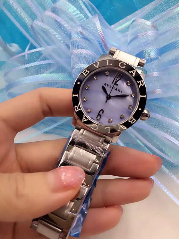 ブルガリ時計正面デザイン